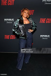 Joy Taylor feet photo thumbnail