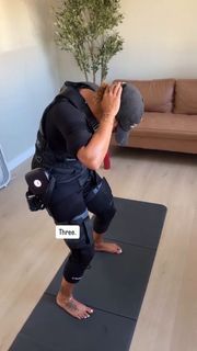 Joy Taylor feet photo thumbnail