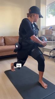 Joy Taylor feet photo thumbnail