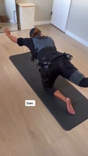 Joy Taylor feet photo thumbnail