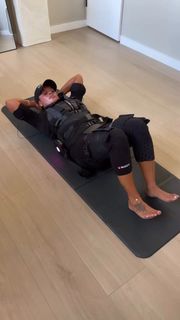 Joy Taylor feet photo thumbnail