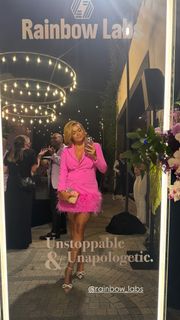 Joy Taylor feet photo thumbnail