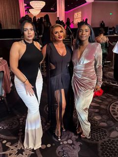 Joy Taylor feet photo thumbnail