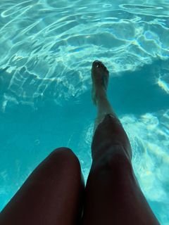 Joy Taylor feet photo 1