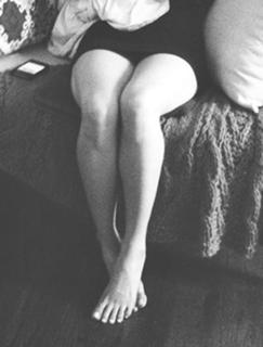 Joy Williams feet photo 11