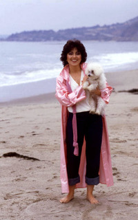 Joyce DeWitt feet photo thumbnail