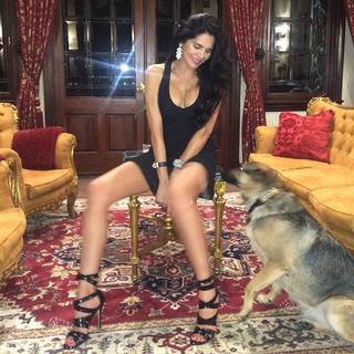 Joyce Giraud feet photo 3