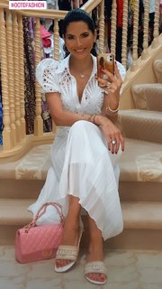 Joyce Giraud feet photo 20