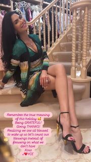 Joyce Giraud feet photo 3