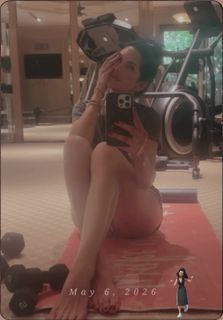 Joyce Giraud feet photo 1
