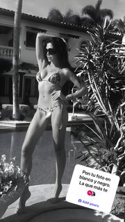 Joyce Giraud feet photo 1