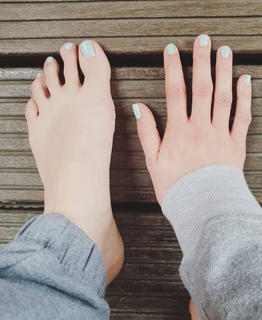 Joyce Ilg feet photo thumbnail