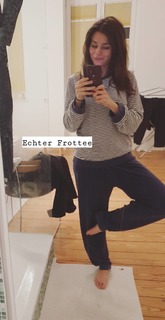 Joyce Ilg feet photo thumbnail