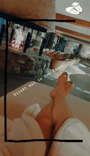 Joyce Ilg feet photo thumbnail
