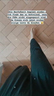 Joyce Ilg feet photo thumbnail