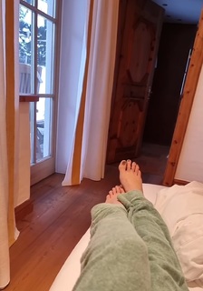 Joyce Ilg feet photo thumbnail