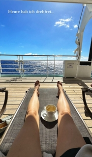 Joyce Ilg feet photo thumbnail