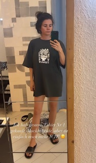 Joyce Ilg feet photo thumbnail