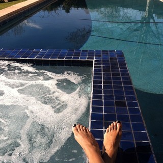 Joyful Drake feet photo 6