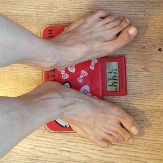 JuJu Chan Szeto feet photo 4