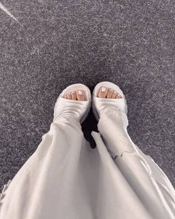 Jude Demorest feet photo 19