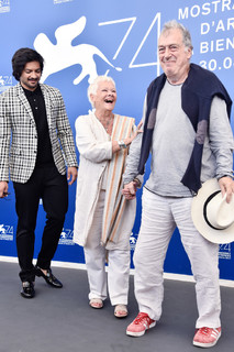 Judi Dench feet photo 9