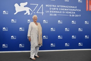 Judi Dench feet photo 6