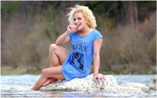 Judith Hildebrandt feet photo thumbnail