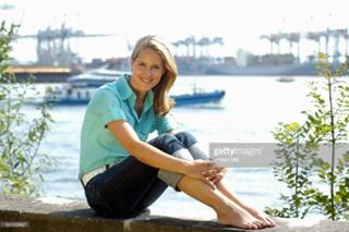 Judith Rakers feet photo thumbnail