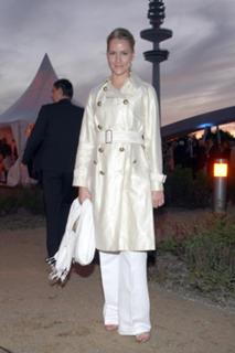 Judith Rakers feet photo thumbnail