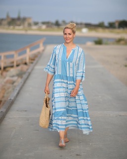 Judith Rakers feet photo thumbnail