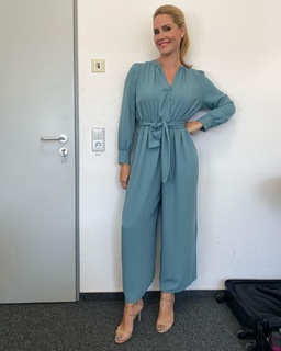 Judith Rakers feet photo thumbnail