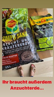 Judith Rakers feet photo thumbnail