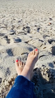 Judith Rakers feet photo thumbnail