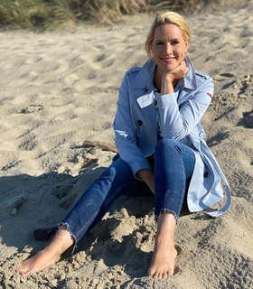 Judith Rakers feet photo thumbnail