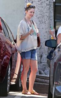 Judy Greer feet photo thumbnail