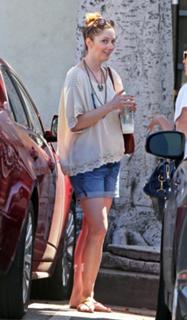 Judy Greer feet photo thumbnail
