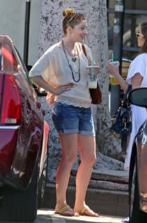 Judy Greer feet photo thumbnail