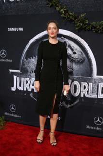 Judy Greer feet photo thumbnail