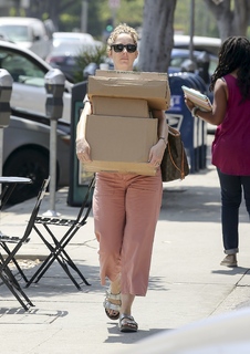 Judy Greer feet photo thumbnail