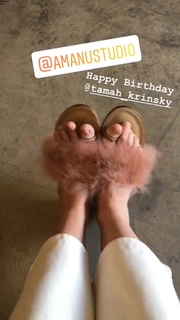 Judy Greer feet photo thumbnail