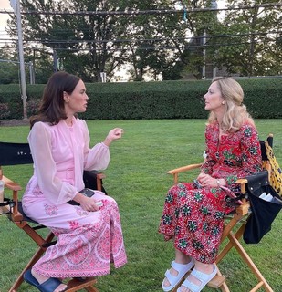 Judy Greer feet photo thumbnail