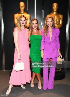 Judy Greer feet photo thumbnail