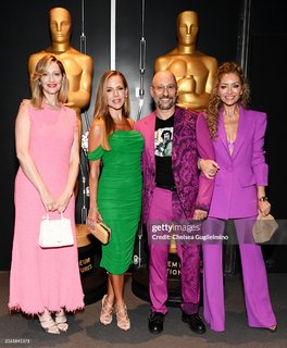 Judy Greer feet photo thumbnail