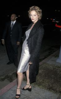 Judy Greer feet photo thumbnail