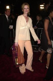 Judy Greer feet photo thumbnail