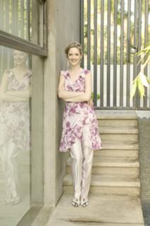 Judy Greer feet photo thumbnail