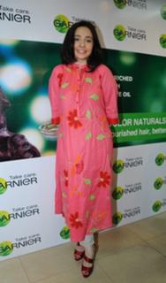 Juggun Kazim feet photo thumbnail