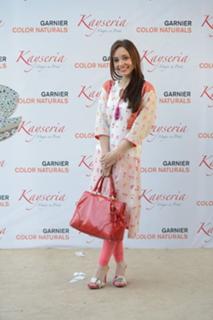 Juggun Kazim feet photo thumbnail