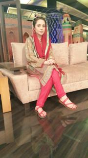 Juggun Kazim feet photo thumbnail